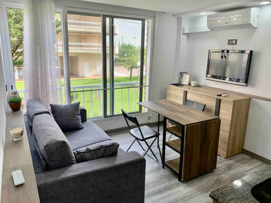 Bouquet Dream La Pineda Apartment Екстериор снимка
