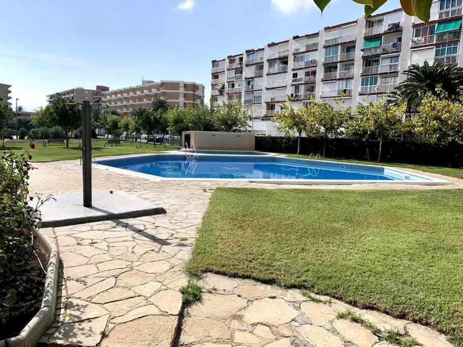 Bouquet Dream La Pineda Apartment Екстериор снимка